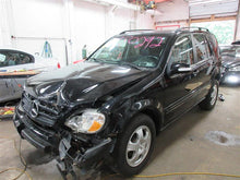 Load image into Gallery viewer, FRONT DRIVE SHAFT ML320 ML350 1998 98 99 00 01 02 - 05 - 934840