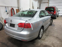 Load image into Gallery viewer, RADIATOR FAN ASSEMBLY Volkswagen Beetle Jetta Passat 13 14 15 - 1040899