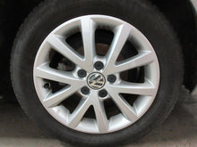 Load image into Gallery viewer, RADIATOR FAN ASSEMBLY Volkswagen Beetle Jetta Passat 13 14 15 - 1040899