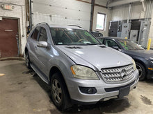 Load image into Gallery viewer, QUARTER PANEL CUT ASSEMBLY ML350 ML500 ML320 06 07 08 09 10 11 Right - 1348470