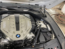 Load image into Gallery viewer, INTERIOR REAR VIEW MIRROR BMW 750i 750il 750LI 2009 09 - 1348288