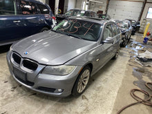 Load image into Gallery viewer, 2011 BMW 328i Floor Shifter - 1350567