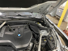 Load image into Gallery viewer, FRONT DOOR GLASS BMW 530i 540i M5 M550i 17 18 19 20 Right - 1351110