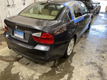 Load image into Gallery viewer, 2006 BMW 330i 330xi Floor Shifter - 1352635