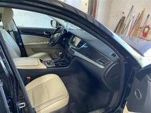 Load image into Gallery viewer, CROSSMEMBER / K-FRAME Hyundai Equus 12 13 14 15 16 - 1355199