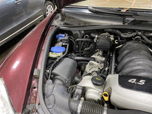 Load image into Gallery viewer, FRONT SPINDLE Cayenne 2003 03 04 05 06 07 08 09 10 Right - 1361002