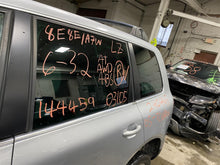 Load image into Gallery viewer, CARRIER ASSEMBLY Volkswagen Touareg Audi Q7 2004 04 2005 05 06 07 08 09 10 Rear - 1372177