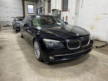 Load image into Gallery viewer, 2010 BMW 750 HYBRID 750i 750il 750LI Floor Shifter - 1378287