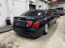 Load image into Gallery viewer, 2010 BMW 750 HYBRID 750i 750il 750LI Floor Shifter - 1378287