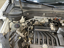 Load image into Gallery viewer, RADIO ANTENNA Volkswagen Atlas 2018 18 - 1380139