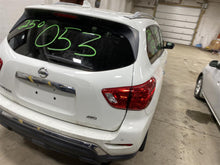 Load image into Gallery viewer, INTERIOR REAR VIEW MIRROR Altima Versa JX35 Titan Sentra 07 08 09 10 - 13 - 1384468