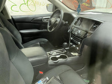 Load image into Gallery viewer, INTERIOR REAR VIEW MIRROR Altima Versa JX35 Titan Sentra 07 08 09 10 - 13 - 1384468