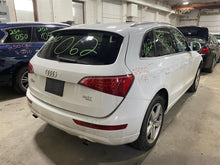 Load image into Gallery viewer, FRONT INTERIOR DOOR TRIM PANEL Audi Q5 2011 11 - 1383078
