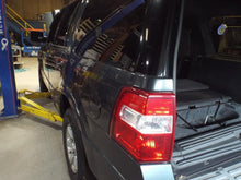 Load image into Gallery viewer, Windshield Wiper Motor EXPEDITION 2009 - MRK462989