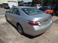 Load image into Gallery viewer, Fuse Box Toyota Camry 2007 - MRK464113