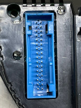 Load image into Gallery viewer, SPEEDOMETER CLUSTER Audi A4 2005 05 - NW159462