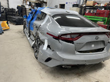 Load image into Gallery viewer, Transmission Kia Stinger 2018 - DG147844