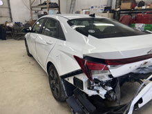 Load image into Gallery viewer, FRONT CV AXLE SHAFT Hyundai Elantra 2021 21 2022 22 AT Left - DG153323