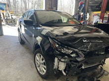 Load image into Gallery viewer, AIR CLEANER BOX Nissan Rogue Sport 17 18 19 20 21 22 - DG157074