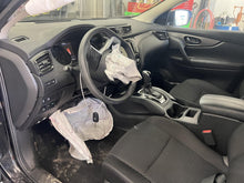 Load image into Gallery viewer, AIR CLEANER BOX Nissan Rogue Sport 17 18 19 20 21 22 - DG157074