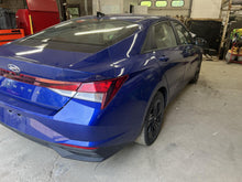 Load image into Gallery viewer, FRONT CV AXLE SHAFT Hyundai Elantra 2021 21 2022 22 AT Right - DG162386
