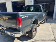 Load image into Gallery viewer, TRANSFER CASE F250SD Pickup F350SD Pickup F450SD Pickup F550SD Pickup 99-04 - DG163396
