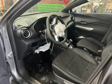 Load image into Gallery viewer, AIR CLEANER BOX Nissan Versa 2018 18 2019 19 2020 20 - DG166689
