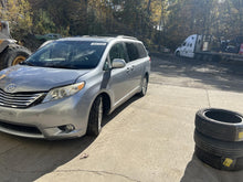 Load image into Gallery viewer, AIR CLEANER BOX Toyota Sienna 2011 11 2012 12 2013 13 2014 14 - DG172884