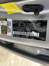 Load image into Gallery viewer, AIR CLEANER BOX Toyota Sienna 2011 11 2012 12 2013 13 2014 14 - DG172884