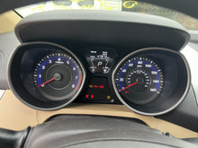Load image into Gallery viewer, AIR CLEANER BOX Hyundai Elantra 11 12 13 14 15 16 - DG172682