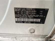 Load image into Gallery viewer, AIR CLEANER BOX Toyota Rav4 13 14 15 16 17 18 - DG175596