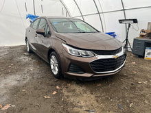 Load image into Gallery viewer, Air Cleaner Box Chevrolet Cruze 2019 - DG176948