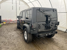 Load image into Gallery viewer, TRANSMISSION Jeep Wrangler 12 13 14 15 16 17 18 VIN W - DG187000