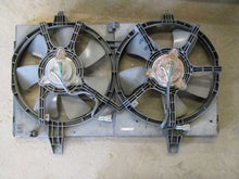 Load image into Gallery viewer, Radiator fan assembly Maxima I30 2001 01 - CTL132626