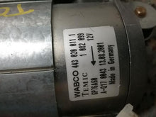 Load image into Gallery viewer, SUSPENSION AIR COMPRESSOR PUMP BMW X5 00 01 02 03 04 05 06 - CTL234791