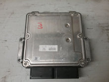 Load image into Gallery viewer, ECU ECM COMPUTER Hyundai Elantra 2016 16 2017 17 - CTL250722