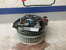 Load image into Gallery viewer, HEATER BLOWER MOTOR E320 E280 E350 E63 03 04 05 06 07 - CTL296388