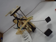 Load image into Gallery viewer, FUEL PUMP Cadillac SRX 2004 04 2005 05 2006 06 - MRK433011