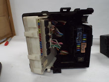 Load image into Gallery viewer, FUSE BOX Frontier Pathfinder Xterra 2005 05 2006 06 2007 07 - MRK454771