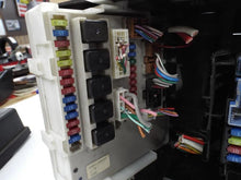 Load image into Gallery viewer, FUSE BOX Frontier Pathfinder Xterra 2005 05 2006 06 2007 07 - MRK454771
