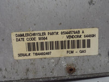 Load image into Gallery viewer, Fuse Box TOWN & COUNTRY 2005 - MRK460681