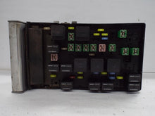 Load image into Gallery viewer, Fuse Box TOWN & COUNTRY 2005 - MRK460681