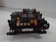 Load image into Gallery viewer, Fuse Box Chevrolet Tahoe 2005 - MRK461366