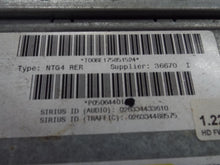 Load image into Gallery viewer, Radio Jeep Commander 2008 - MRK463622