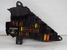 Load image into Gallery viewer, FUSE BOX 525i 528i 530i 535i 550i 650i M5 M6 06 07 08 09 10 - MRK464395
