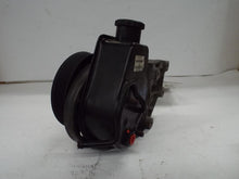 Load image into Gallery viewer, POWER STEERING PUMP Dakota Durango 92 93 94 - 01 02 03 - MRK465190