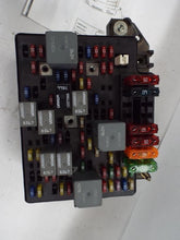 Load image into Gallery viewer, Fuse Box BLAZER S10/JIMMY S15 2000 - MRK465876