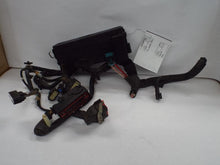 Load image into Gallery viewer, Fuse Box Ford Focus 2009 - MRK466063