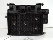 Load image into Gallery viewer, Fuse Box Chevrolet Tahoe 2002 - MRK466374