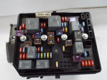 Load image into Gallery viewer, Fuse Box Chevrolet Impala 2008 - MRK466992